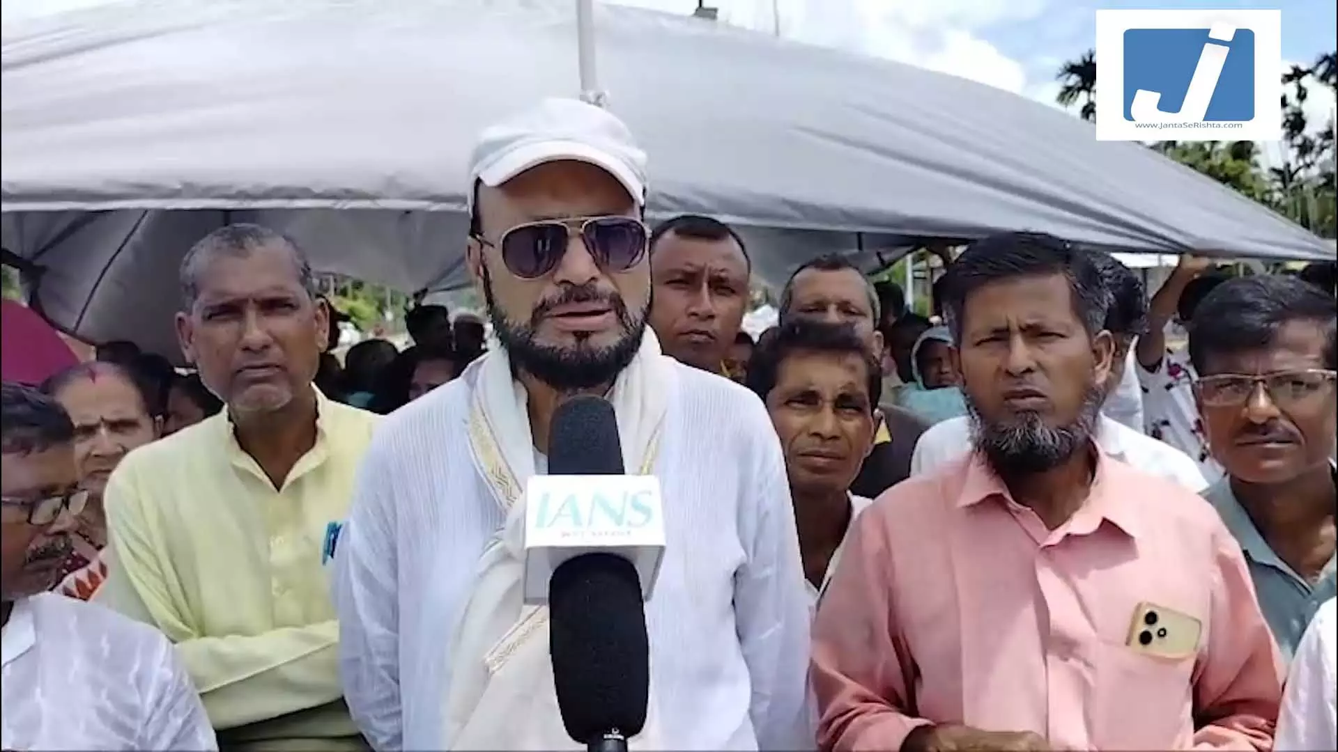 त्रिपुरा में खराब सड़कों को लेकर कांग्रेस का प्रदर्शन, मोहम्मद बदरुज्जमां ने सरकार पर लगाए गंभीर आरोप त्रिपुरा में खराब सड़कों को लेकर कांग्रेस का प्रदर्शन, मोहम्मद बदरुज्जमां ने सरकार पर लगाए गंभीर आरोप