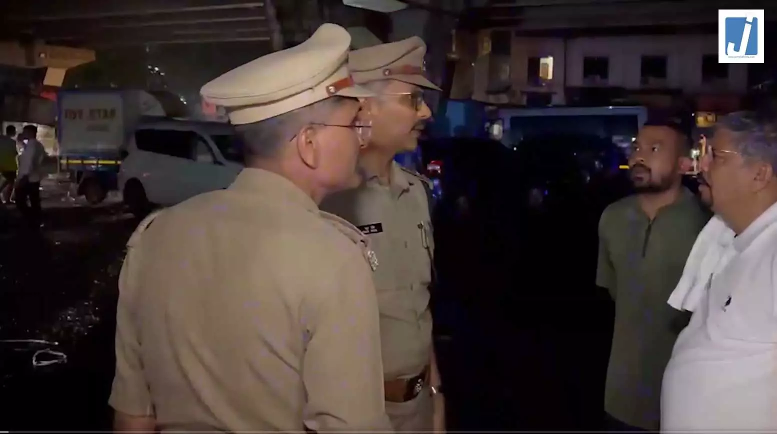 नवसारी में बाढ़ प्रभावित इलाकों का डिप्टी सीएम हर्ष संघवी ने किया निरीक्षण नवसारी में बाढ़ प्रभावित इलाकों का डिप्टी सीएम हर्ष संघवी ने किया निरीक्षण
