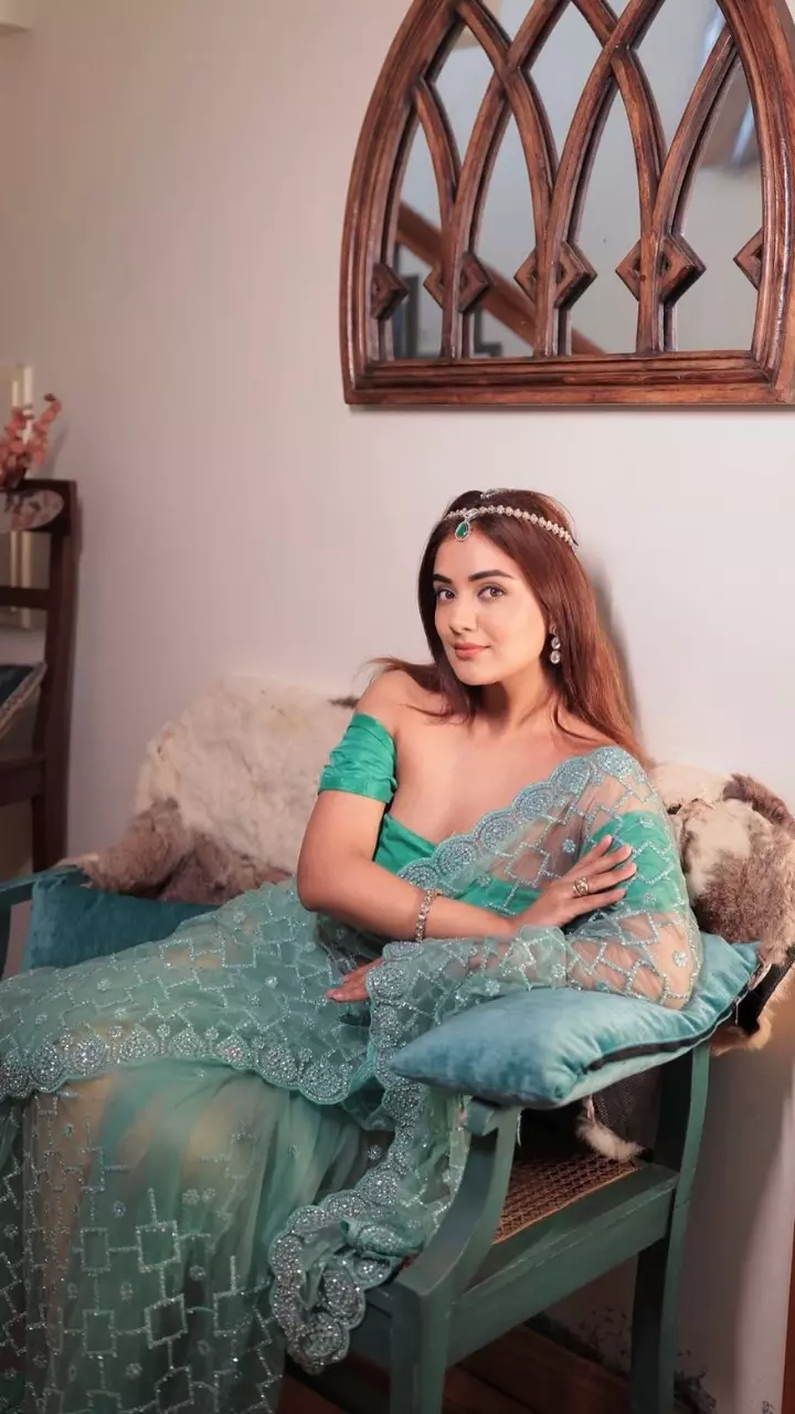 नताशा सिंह का स्टाइलिश अंदाज, खूबसूरती ने जीता दिल नताशा सिंह का स्टाइलिश अंदाज, खूबसूरती ने जीता दिल