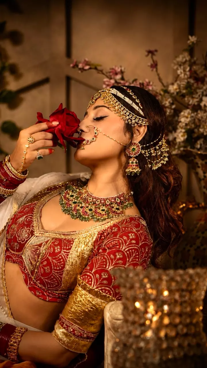 सादगी, स्टाइल और अदाओं का शानदार संगम हैं सादगी, स्टाइल और अदाओं का शानदार संगम हैं