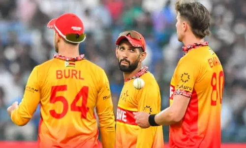 यह मानकों के अनुरूप नहीं, सिकंदर रजा ने खराब बल्लेबाजी पर फोड़ा हार का ठीकरा यह मानकों के अनुरूप नहीं, सिकंदर रजा ने खराब बल्लेबाजी पर फोड़ा हार का ठीकरा