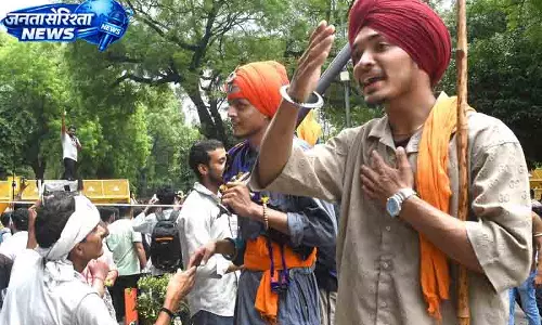 Delhi जंतर-मंतर पर सिख कार्यकर्ता जुटे Delhi जंतर-मंतर पर सिख कार्यकर्ता जुटे