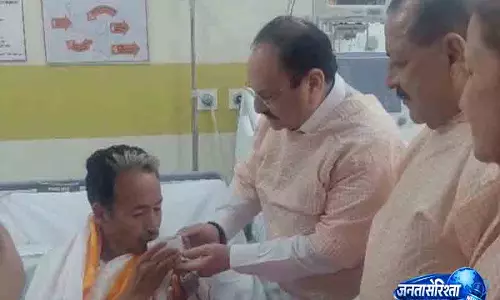 Delhi 27 दिन बाद वांगचुक ने तोड़ी भूख हड़ताल Delhi 27 दिन बाद वांगचुक ने तोड़ी भूख हड़ताल