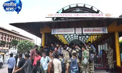 Delhi मेट्रो में सुरक्षा पाबंदियां बरकरार Delhi मेट्रो में सुरक्षा पाबंदियां बरकरार