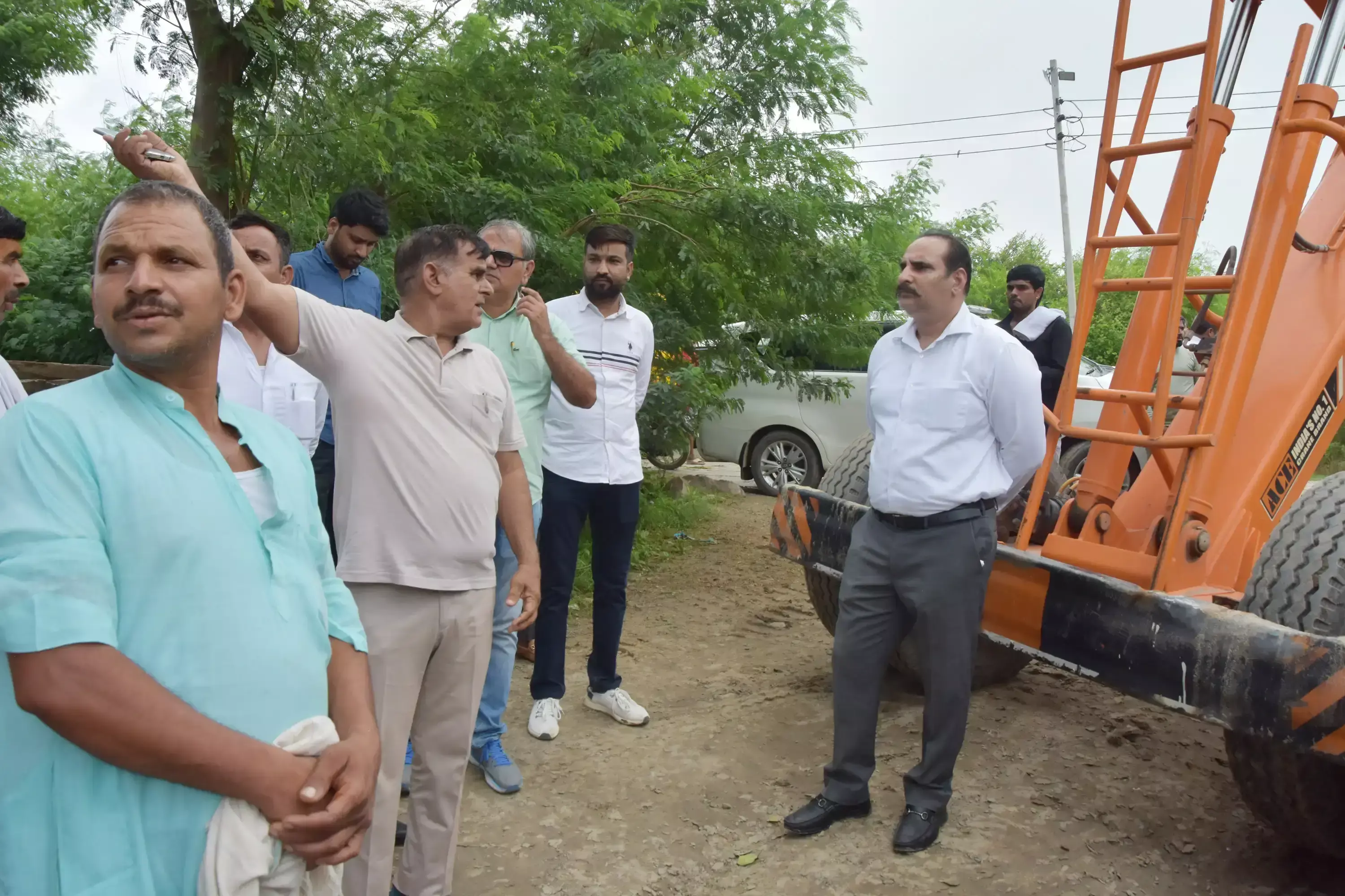 Palwal: बाढ़ से पहले प्रशासन अलर्ट, यमुना तटीय गांवों का उपायुक्त ने किया निरीक्षण Palwal: बाढ़ से पहले प्रशासन अलर्ट, यमुना तटीय गांवों का उपायुक्त ने किया निरीक्षण