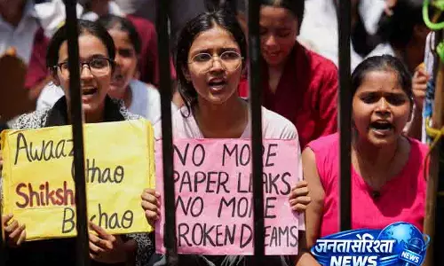 Delhi जोशी ने पुलिस कार्रवाई पर उठाए सवाल Delhi जोशी ने पुलिस कार्रवाई पर उठाए सवाल