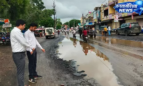 सीतामऊ में जलभराव का समाधान तलाशा, सड़क सुधार की तैयारी शुरू