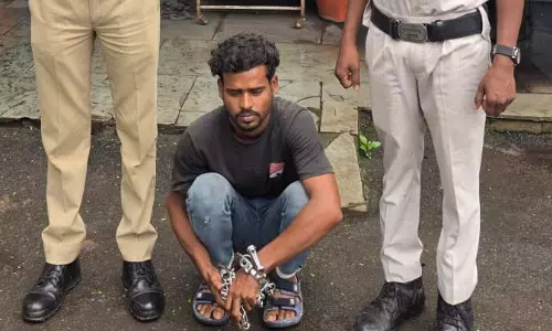 नाबालिग का शारीरिक शोषण करने वाला आरोपी गिरफ्तार, रायगढ़ पुलिस की कार्रवाई नाबालिग का शारीरिक शोषण करने वाला आरोपी गिरफ्तार, रायगढ़ पुलिस की कार्रवाई