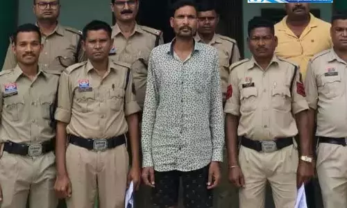 पूर्व सरपंच गिरफ्तार, फरार हो गया था पत्नी की हत्या कर पूर्व सरपंच गिरफ्तार, फरार हो गया था पत्नी की हत्या कर