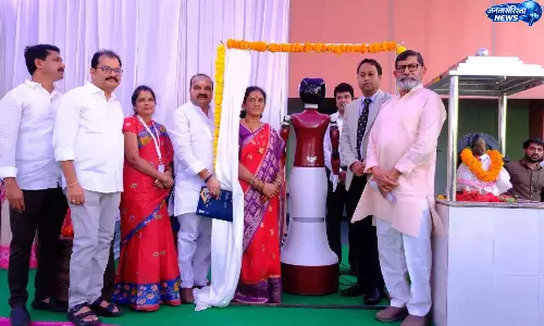सिरसिल्ला के सरकारी स्कूल में पहुंचा ह्यूमनॉइड रोबोट टीचर सिरसिल्ला के सरकारी स्कूल में पहुंचा ह्यूमनॉइड रोबोट टीचर
