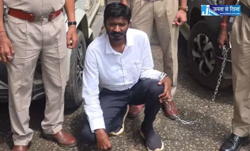 वाहन खरीदी-बिक्री और जमीन दलाली की आड़ में 1 करोड़ से अधिक की ठगी, रायगढ़ पुलिस ने किया पर्दाफाश वाहन खरीदी-बिक्री और जमीन दलाली की आड़ में 1 करोड़ से अधिक की ठगी, रायगढ़ पुलिस ने किया पर्दाफाश