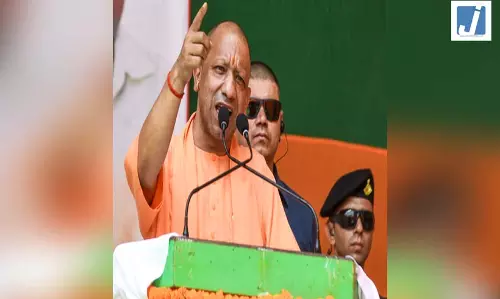 किसी भी स्तर पर लापरवाही पाए जाने पर तय होगी जवाबदेही, करेंगे कड़ी कार्रवाई: सीएम योगी किसी भी स्तर पर लापरवाही पाए जाने पर तय होगी जवाबदेही, करेंगे कड़ी कार्रवाई: सीएम योगी