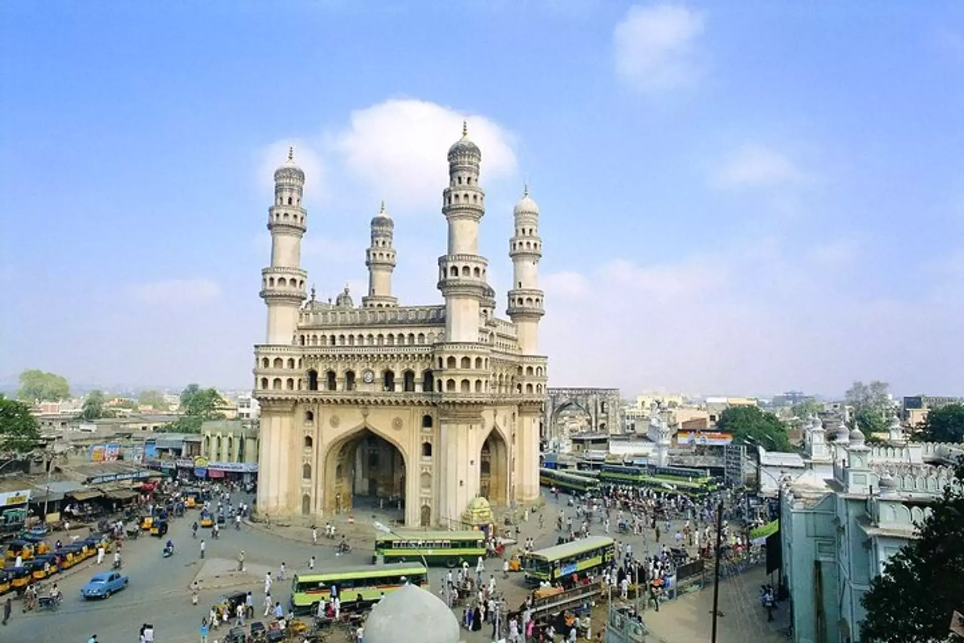 Hyderabad: मक्का मस्जिद के पास गांजा नशेड़ी ने यूपी के पर्यटक पर हमला किया, गिरफ्तार Hyderabad: मक्का मस्जिद के पास गांजा नशेड़ी ने यूपी के पर्यटक पर हमला किया, गिरफ्तार