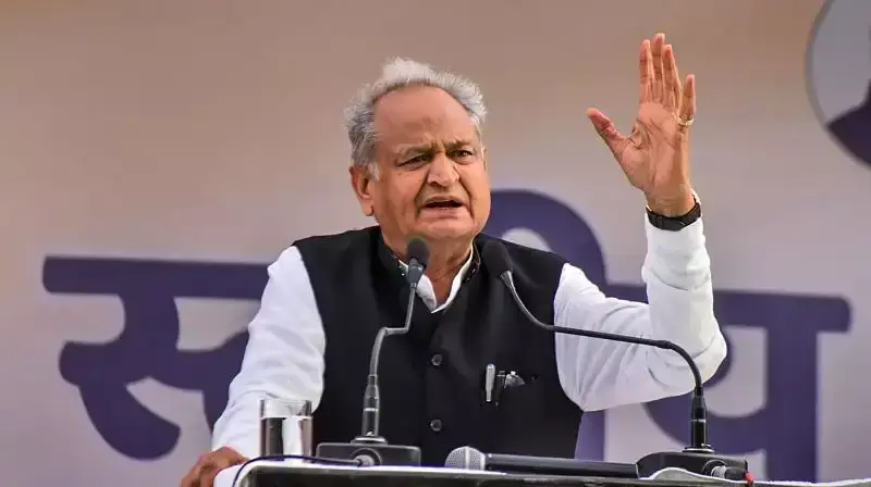 Jaipur: सच पर बुलडोजर चलाने का आरोप, गहलोत ने भाजपा सरकार को घेरा