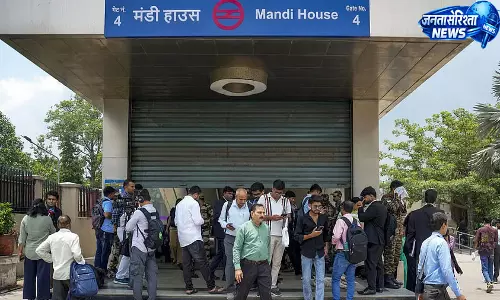 जंतर-मंतर प्रदर्शन का असर, दिल्ली मेट्रो सेवाएं बाधित