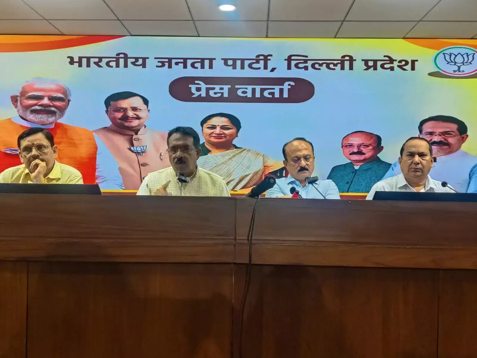 New Delhi: फास्ट ट्रैक कोर्ट ट्रायल पर भाजपा ने जताई खुशी, छात्रों से की शांति की अपील New Delhi: फास्ट ट्रैक कोर्ट ट्रायल पर भाजपा ने जताई खुशी, छात्रों से की शांति की अपील