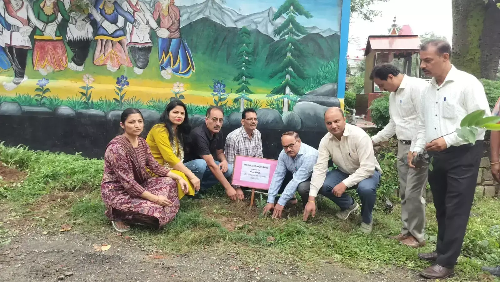 Dharamshala: धर्मशाला डाइट में पौधरोपण अभियान, प्रशिक्षुओं ने लिया हरियाली का संकल्प Dharamshala: धर्मशाला डाइट में पौधरोपण अभियान, प्रशिक्षुओं ने लिया हरियाली का संकल्प