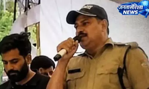 जंतर-मंतर पर धरने में दिखा उत्तराखंड का निलंबित सिपाही, गैंगस्टर से कनेक्शन पर हुई थी कार्रवाई जंतर-मंतर पर धरने में दिखा उत्तराखंड का निलंबित सिपाही, गैंगस्टर से कनेक्शन पर हुई थी कार्रवाई