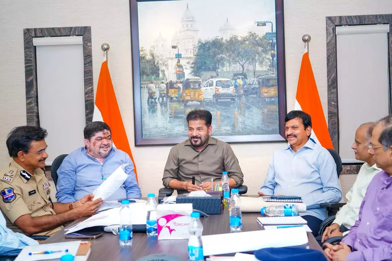 रेवंत रेड्डी ने क्योर जोन में आवासीय क्षेत्रों में इंदिराम्मा आवास का आदेश दिया रेवंत रेड्डी ने क्योर जोन में आवासीय क्षेत्रों में इंदिराम्मा आवास का आदेश दिया