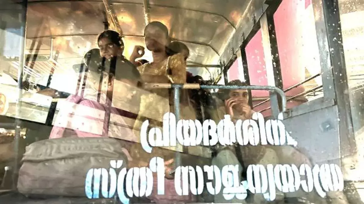 KSRTC बस घोटाला: टिकटिंग में गड़बड़ी कर किराया डकार रहे कर्मचारी