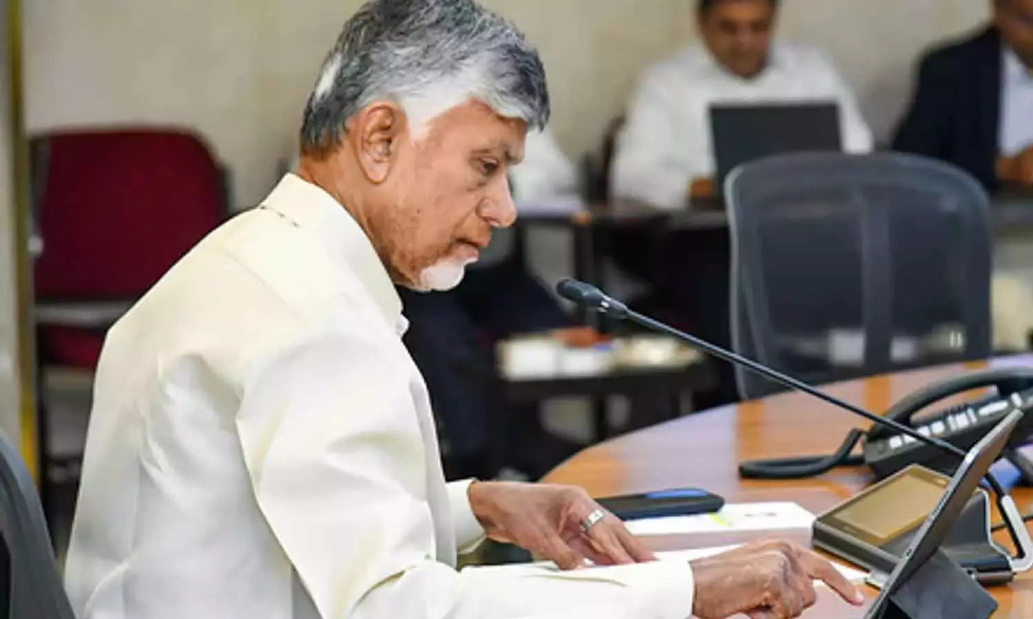 CM चंद्रबाबू नायडू ने किसानों से धान से बदलाव करने का आग्रह किया
