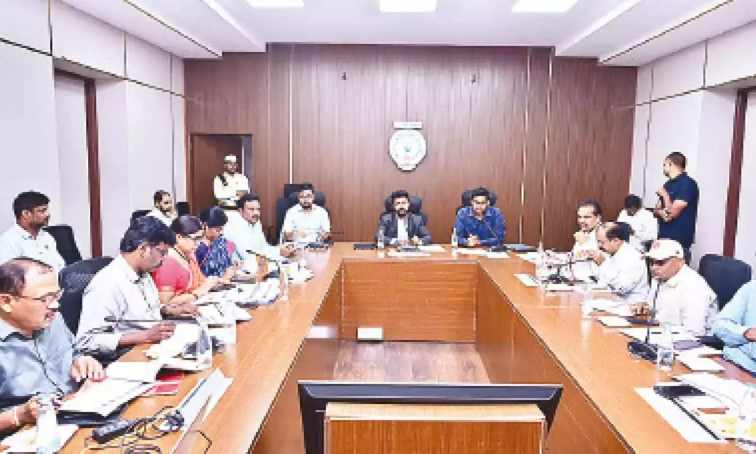 लैंड पूलिंग में तेजी लाएं: कलेक्टर एम साई कंठ वर्मा