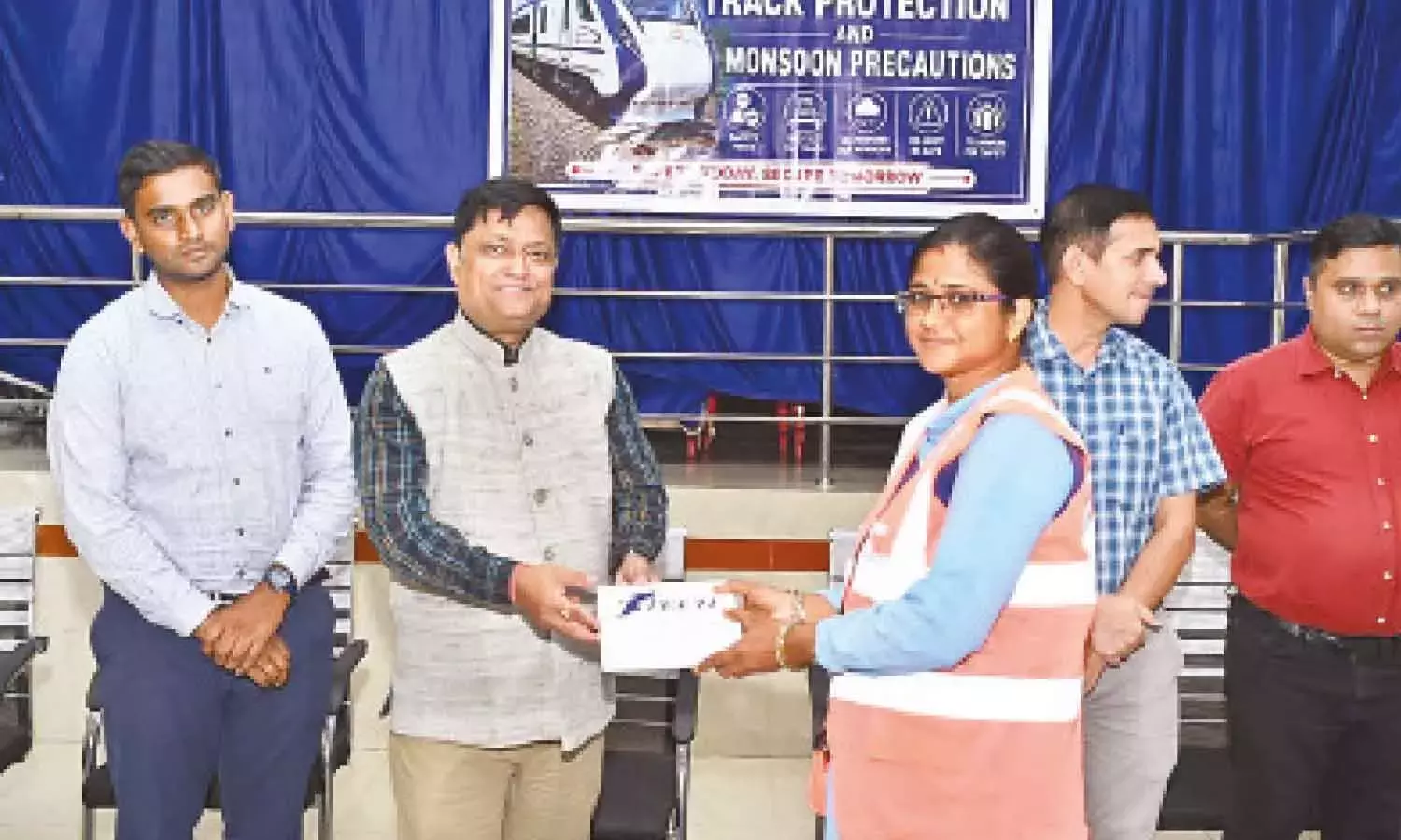ट्रैक सुरक्षा एवं मानसून सावधानियों पर संरक्षा सेमिनार आयोजित