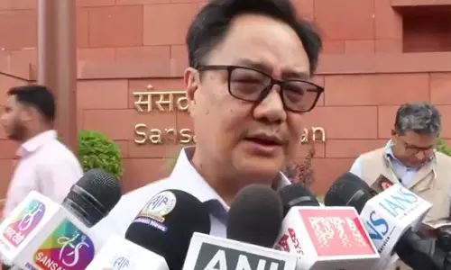 पेपर लीक बहस पर संसद में गतिरोध, रिजिजू ने कांग्रेस पर साधा निशाना