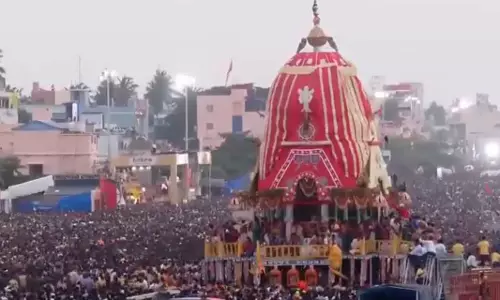 पुरी बहुदा यात्रा में श्रद्धालुओं की सुरक्षा के लिए विशेष एम्बुलेंस कॉरिडोर तैयार पुरी बहुदा यात्रा में श्रद्धालुओं की सुरक्षा के लिए विशेष एम्बुलेंस कॉरिडोर तैयार