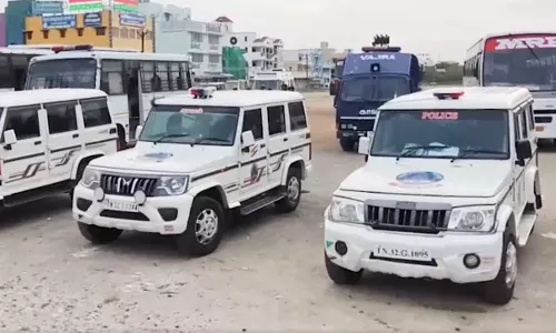 तमिलनाडु में नीट के खिलाफ प्रदर्शन, छात्रों और वाम संगठनों ने की शिक्षा मंत्री के इस्तीफे की मांग तमिलनाडु में नीट के खिलाफ प्रदर्शन, छात्रों और वाम संगठनों ने की शिक्षा मंत्री के इस्तीफे की मांग