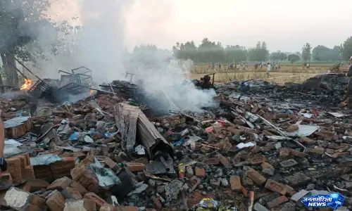 पटाखा फैक्ट्री हादसे में दो की मौत, राहत बचाव कार्य जारी