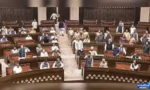 राष्ट्रीय गीत के अपमान पर होगी कार्रवाई, सदन में गरमाया मुद्दा राष्ट्रीय गीत के अपमान पर होगी कार्रवाई, सदन में गरमाया मुद्दा