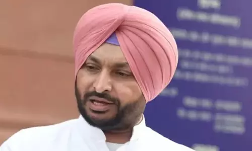 इस्तीफे की आधिकारिक वजह अब तक सामने नहीं