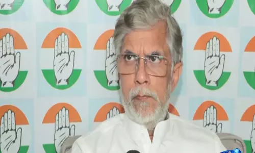 नरेश गंगवार नियुक्ति पर कांग्रेस का हमला, पवन खेड़ा ने मांगा जवाब