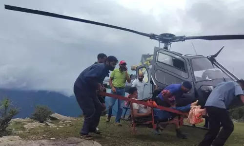 पहाड़ों में स्वास्थ्य संकट, प्रशासन ने संभाला मोर्चा पहाड़ों में स्वास्थ्य संकट, प्रशासन ने संभाला मोर्चा