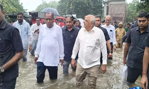 गुजरात में बारिश का असर, CM भूपेंद्र पटेल ने जलभराव वाले इलाकों का लिया जायजा गुजरात में बारिश का असर, CM भूपेंद्र पटेल ने जलभराव वाले इलाकों का लिया जायजा