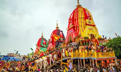पुरी बहुड़ा रथ यात्रा में उमड़ी भीड़, स्वास्थ्य व्यवस्था और एंबुलेंस कॉरिडोर तैयार पुरी बहुड़ा रथ यात्रा में उमड़ी भीड़, स्वास्थ्य व्यवस्था और एंबुलेंस कॉरिडोर तैयार