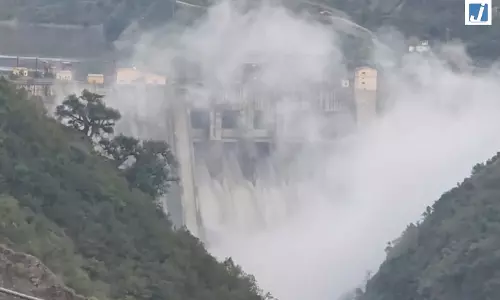 चिनाब नदी में बढ़ा जलस्तर... चिनाब नदी में बढ़ा जलस्तर...
