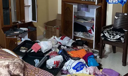CG: सूने मकान में बड़ी चोरी, विंडो एसी हटाकर घर में घुसा चोर CG: सूने मकान में बड़ी चोरी, विंडो एसी हटाकर घर में घुसा चोर