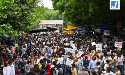 पेपर लीक पर सरकार का बड़ा फैसला, कैबिनेट ने 10 साल जेल और 10 करोड़ जुर्माने वाले बिल को दी मंजूरी