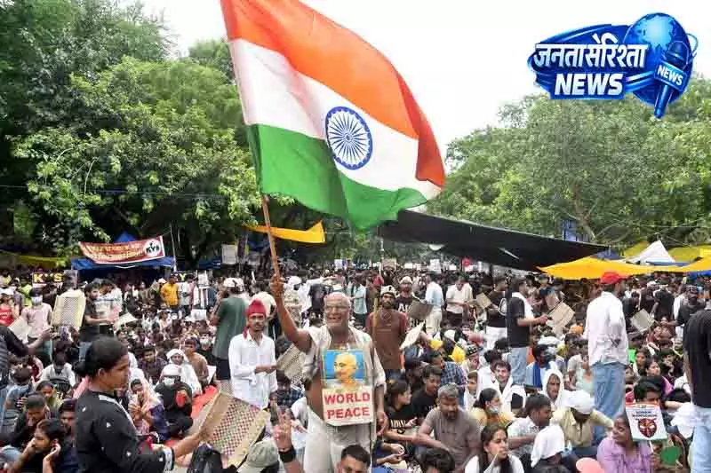 Delhi हिंसा: दो ACP जख्मी, केस दर्ज Delhi हिंसा: दो ACP जख्मी, केस दर्ज