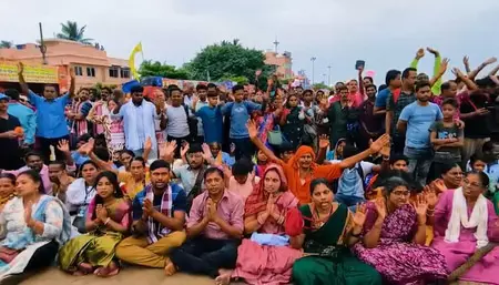 जय जगन्नाथ के जयघोष से गूंजा पुरी, दर्शन के लिए बहुड़ा यात्रा में उमड़ा आस्था का सैलाब जय जगन्नाथ के जयघोष से गूंजा पुरी, दर्शन के लिए बहुड़ा यात्रा में उमड़ा आस्था का सैलाब