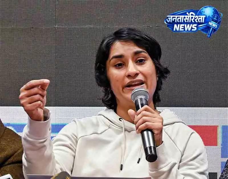 Chandigarh विनेश फोगाट ने छात्रों का समर्थन किया Chandigarh विनेश फोगाट ने छात्रों का समर्थन किया