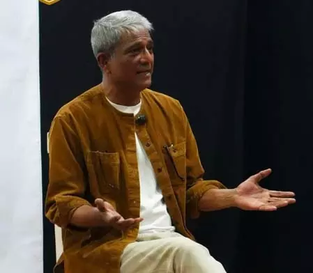 एआई एक ऐसा राक्षस है, जिसे इंसानों ने खुद बनाया है : आदिल हुसैन एआई एक ऐसा राक्षस है, जिसे इंसानों ने खुद बनाया है : आदिल हुसैन