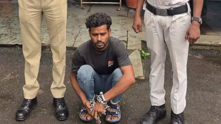 नाबालिग का शारीरिक शोषण करने वाला आरोपी गिरफ्तार, रायगढ़ पुलिस की कार्रवाई नाबालिग का शारीरिक शोषण करने वाला आरोपी गिरफ्तार, रायगढ़ पुलिस की कार्रवाई