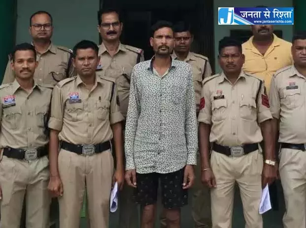पूर्व सरपंच गिरफ्तार, फरार हो गया था पत्नी की हत्या कर पूर्व सरपंच गिरफ्तार, फरार हो गया था पत्नी की हत्या कर