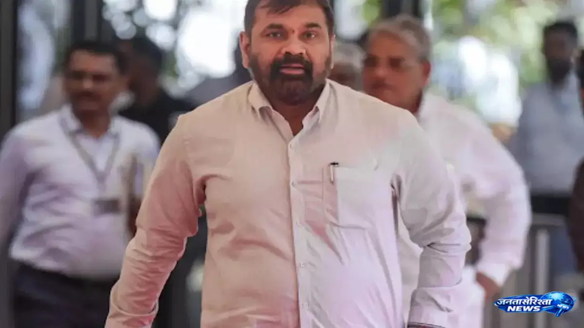 5 साल तक चलता रहा चोरी का खेल, घरेलू नौकर पकड़ा गया 5 साल तक चलता रहा चोरी का खेल, घरेलू नौकर पकड़ा गया