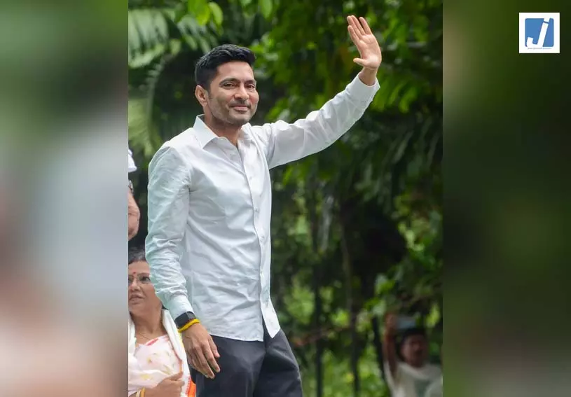 सामाजिक कार्यकर्ता ने जान से मारने की धमकी को लेकर अभिषेक बनर्जी के खिलाफ शिकायत दर्ज कराई सामाजिक कार्यकर्ता ने जान से मारने की धमकी को लेकर अभिषेक बनर्जी के खिलाफ शिकायत दर्ज कराई