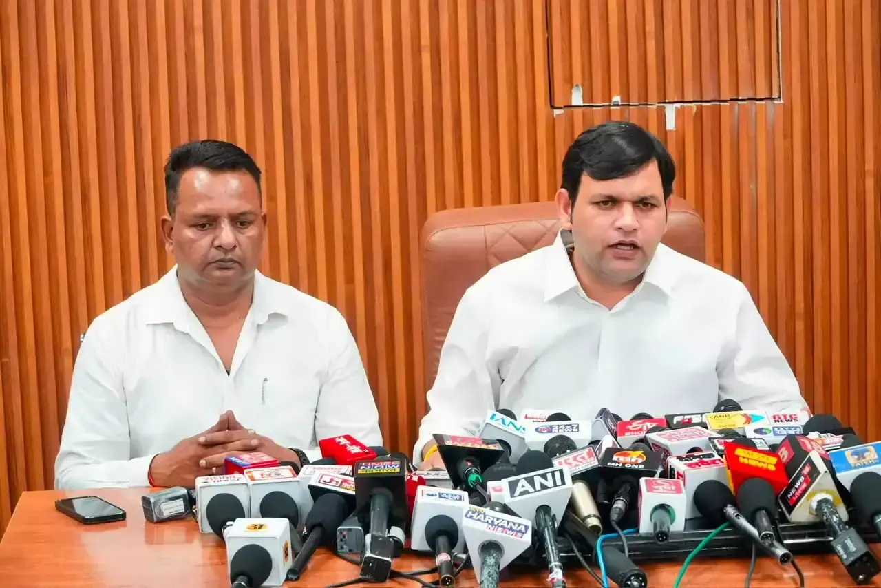 Chandigarh: पेपर लीक मामले में सरकार सख्त, दोषियों पर होगी कार्रवाई: गौरव गौतम