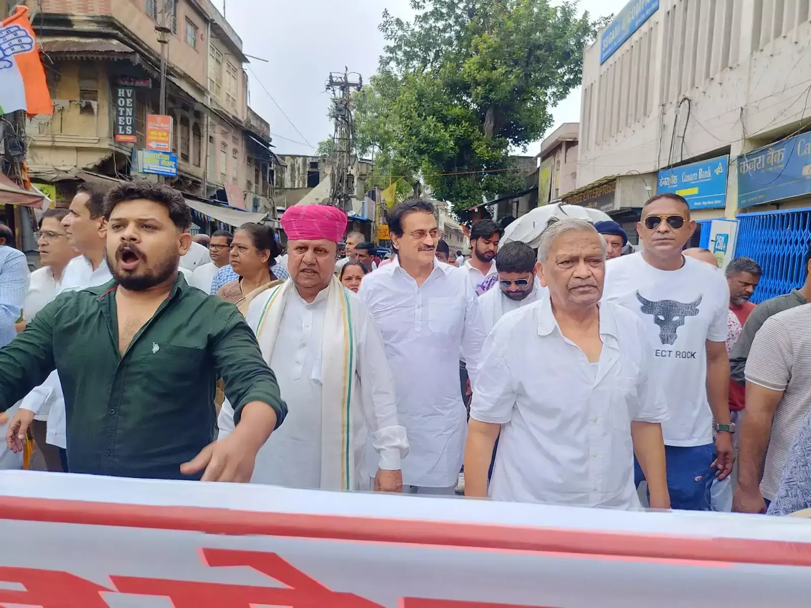 Ajmer: अजमेर में आनासागर को लेकर सियासत गर्म, कांग्रेस ने किया प्रदर्शन भाजपा ने किया श्रमदान Ajmer: अजमेर में आनासागर को लेकर सियासत गर्म, कांग्रेस ने किया प्रदर्शन भाजपा ने किया श्रमदान
